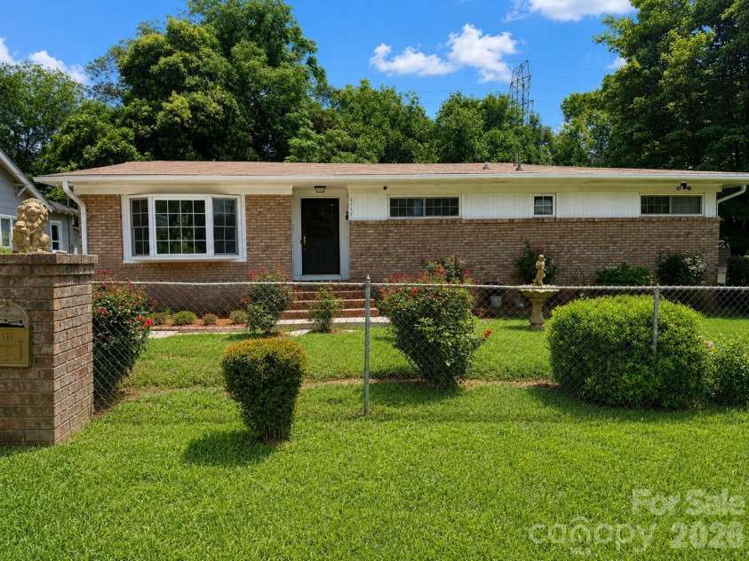 1117 Opal Street, Charlotte, NC 28208.  MLS# CAR4410080, YatesRealty ID 46749. 
