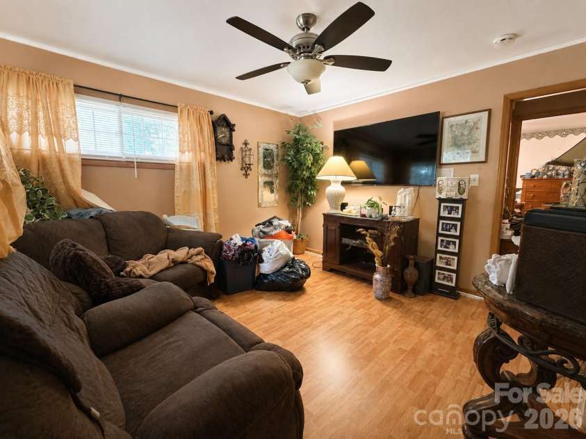 1117 Opal Street, Charlotte, NC 28208.  MLS# CAR4410080, YatesRealty ID 46749. 