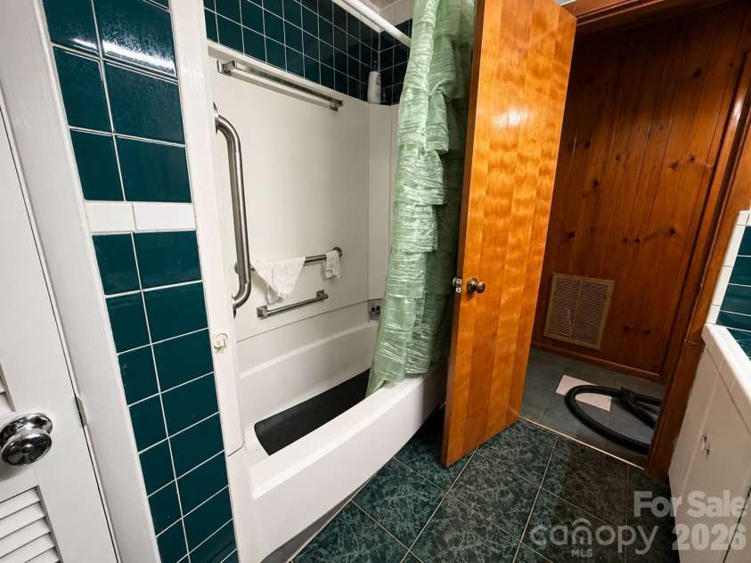 1117 Opal Street, Charlotte, NC 28208.  MLS# CAR4410080, YatesRealty ID 46749. 