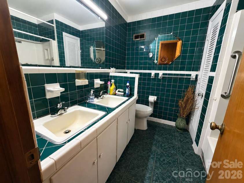 1117 Opal Street, Charlotte, NC 28208.  MLS# CAR4410080, YatesRealty ID 46749. 