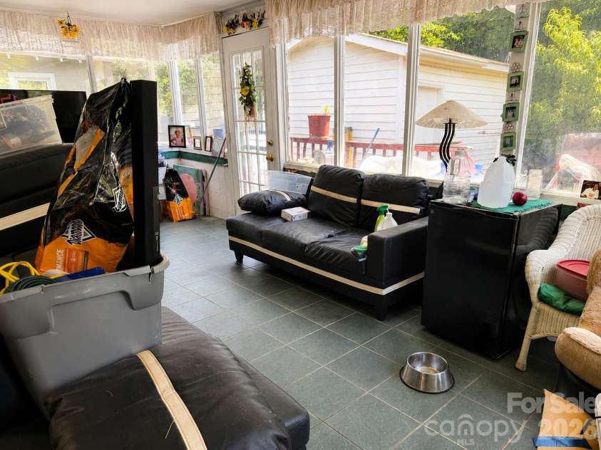 1117 Opal Street, Charlotte, NC 28208.  MLS# CAR4410080, YatesRealty ID 46749. 