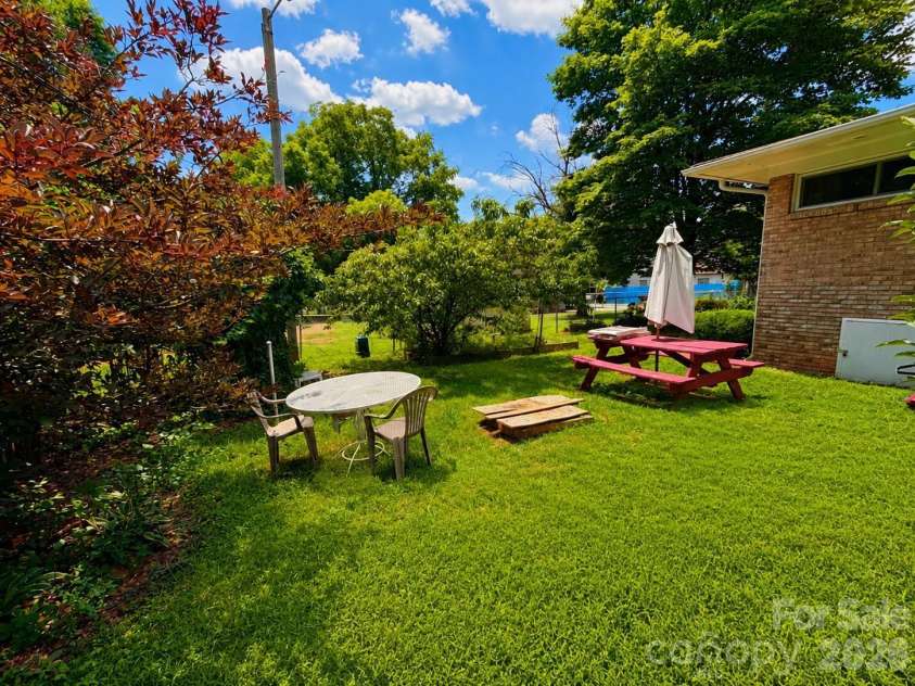 1117 Opal Street, Charlotte, NC 28208.  MLS# CAR4410080, YatesRealty ID 46749. 