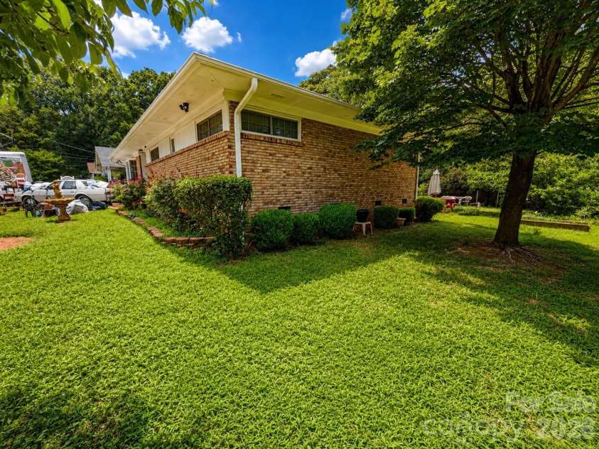 1117 Opal Street, Charlotte, NC 28208.  MLS# CAR4410080, YatesRealty ID 46749. 