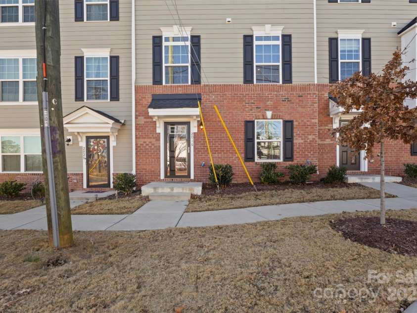 2016 Tupelo Grove Lane, Gastonia, NC 28054.  MLS# CAR4332222, YatesRealty ID 4675. 