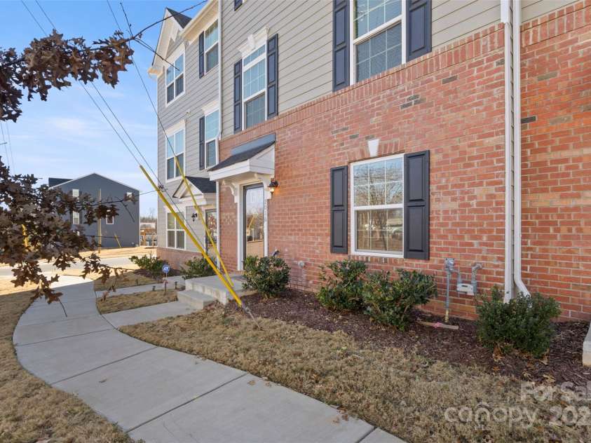 2016 Tupelo Grove Lane, Gastonia, NC 28054.  MLS# CAR4332222, YatesRealty ID 4675. 