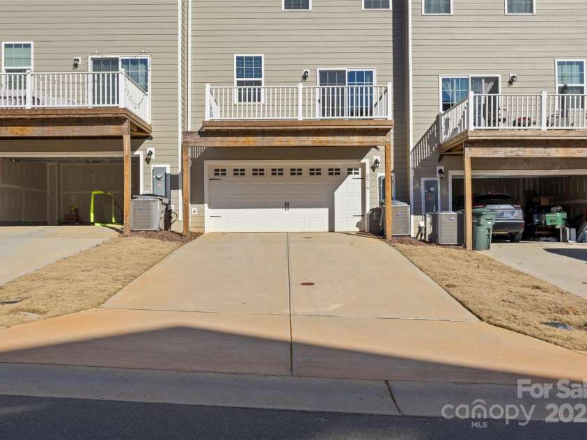 2016 Tupelo Grove Lane, Gastonia, NC 28054.  MLS# CAR4332222, YatesRealty ID 4675. 