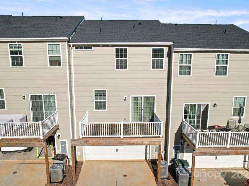2016 Tupelo Grove Lane, Gastonia, NC 28054.  MLS# CAR4332222, YatesRealty ID 4675. 