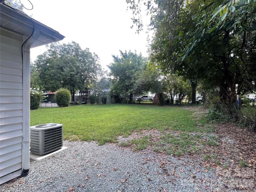 72 Spencer Avenue, Mooresville, NC 28115.  MLS# CAR4418226, YatesRealty ID 46750. 