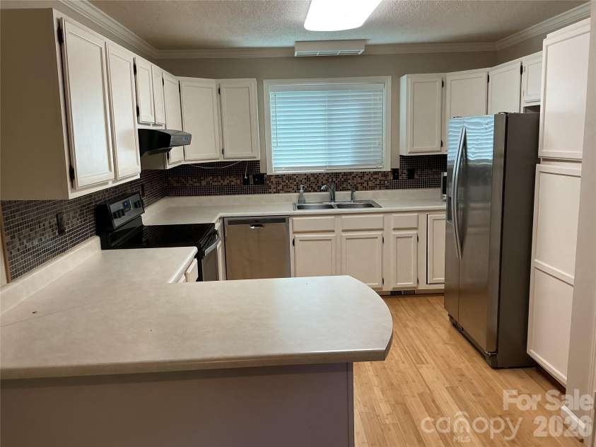 47 Lake Drive, Laurel Park, NC 28739.  MLS# CAR4417854, YatesRealty ID 46752. 