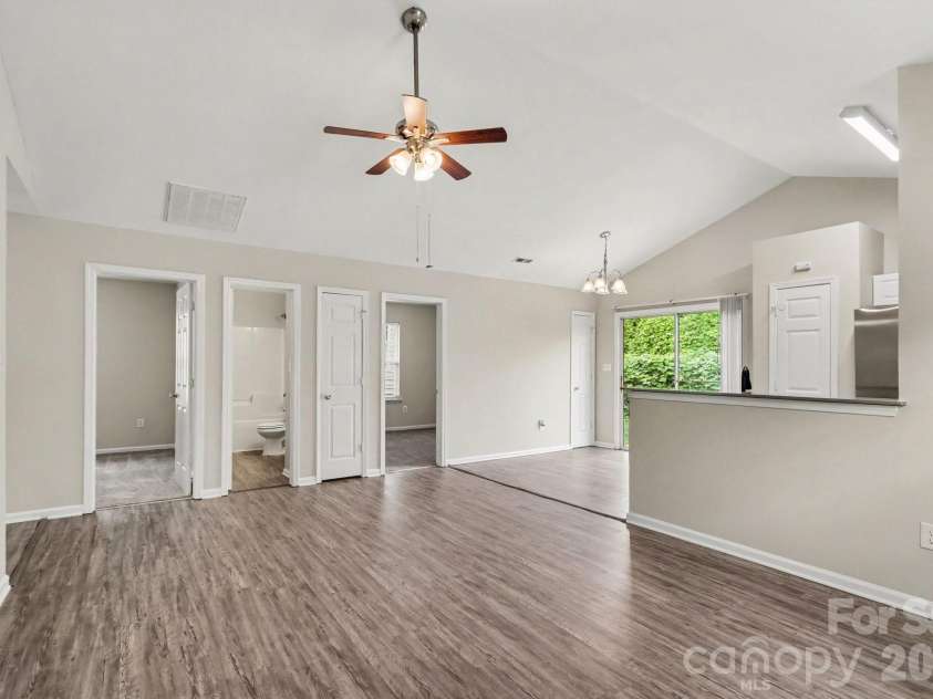 1311 Braveheart Lane, Charlotte, NC 28216.  MLS# CAR4416968, YatesRealty ID 46753. 