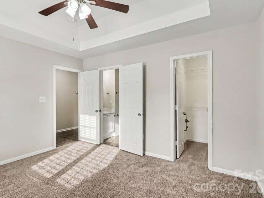 1311 Braveheart Lane, Charlotte, NC 28216.  MLS# CAR4416968, YatesRealty ID 46753. 