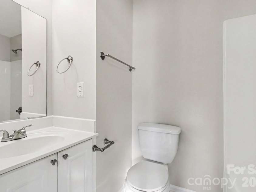 1311 Braveheart Lane, Charlotte, NC 28216.  MLS# CAR4416968, YatesRealty ID 46753. 