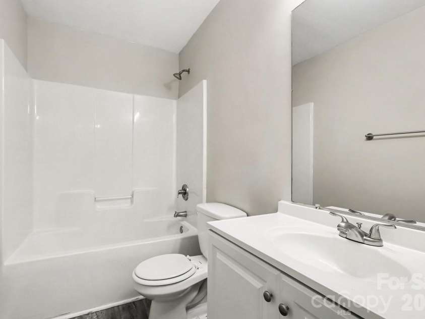 1311 Braveheart Lane, Charlotte, NC 28216.  MLS# CAR4416968, YatesRealty ID 46753. 