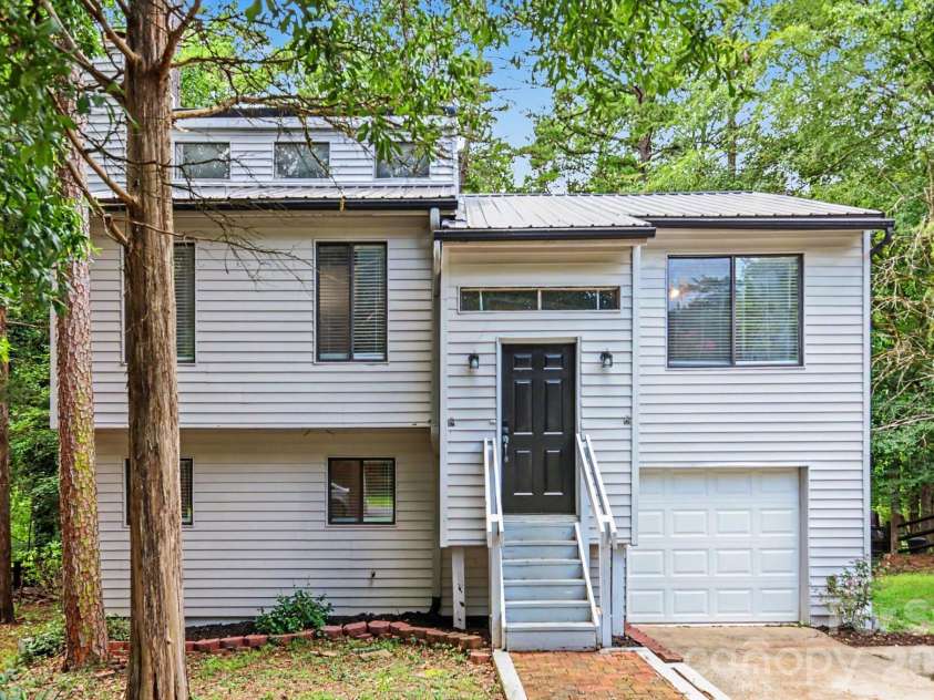 12000 Rock Canyon Drive, Charlotte, NC 28226.  MLS# CAR4416980, YatesRealty ID 46754. 