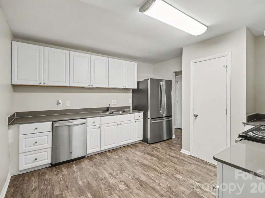 12000 Rock Canyon Drive, Charlotte, NC 28226.  MLS# CAR4416980, YatesRealty ID 46754. 