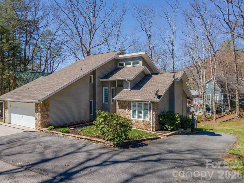82 Avisco Road, Robbinsville, NC 28771.  MLS# CAR4418224, YatesRealty ID 46755. 