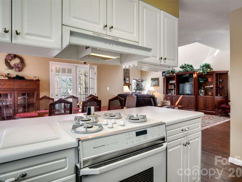 82 Avisco Road, Robbinsville, NC 28771.  MLS# CAR4418224, YatesRealty ID 46755. 