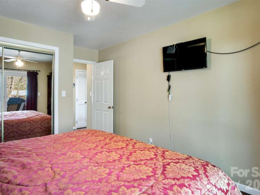 82 Avisco Road, Robbinsville, NC 28771.  MLS# CAR4418224, YatesRealty ID 46755. 
