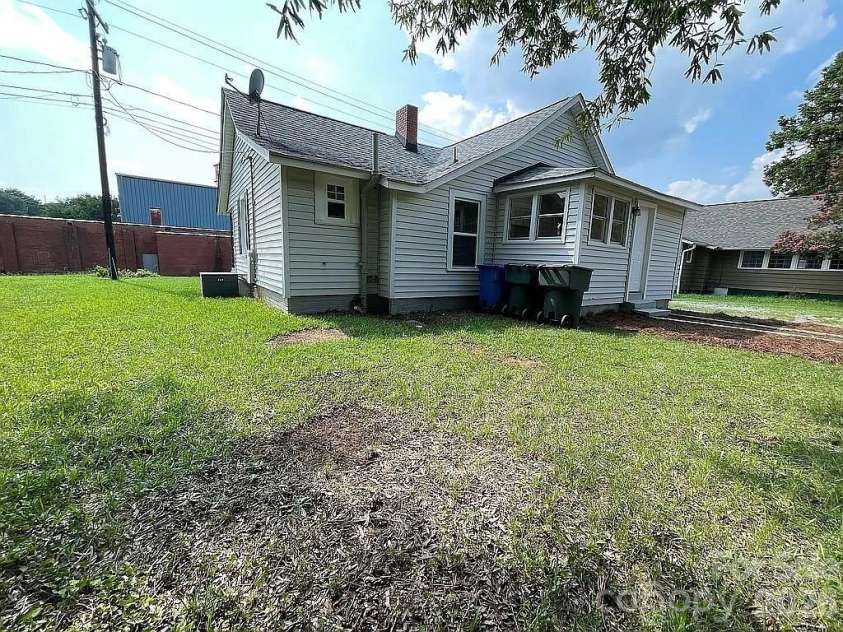 23 Selma Drive, Mooresville, NC 28115.  MLS# CAR4418254, YatesRealty ID 46756. 