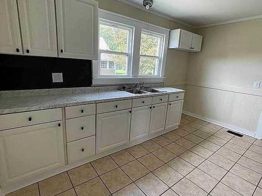 23 Selma Drive, Mooresville, NC 28115.  MLS# CAR4418254, YatesRealty ID 46756. 