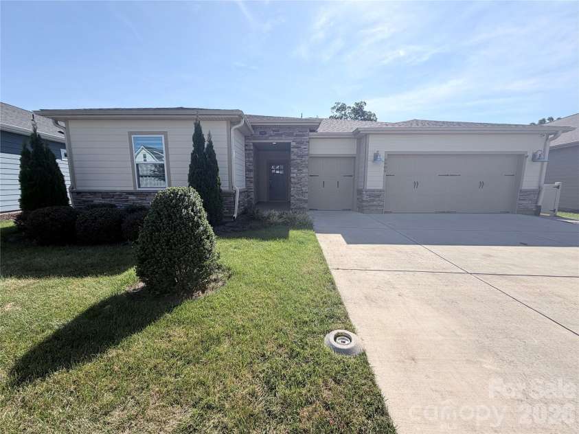 5989 Pier Drive, Denver, NC 28037.  MLS# CAR4418104, YatesRealty ID 46758. 