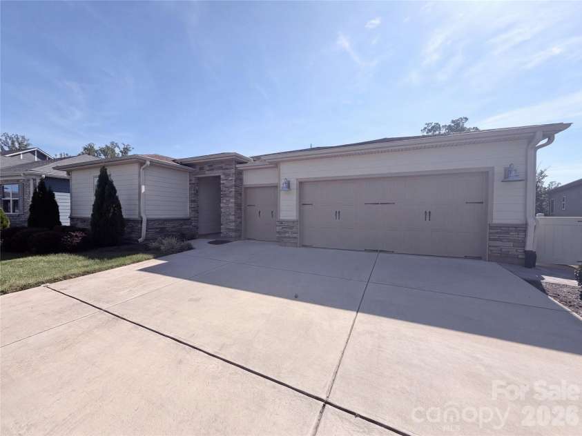 5989 Pier Drive, Denver, NC 28037.  MLS# CAR4418104, YatesRealty ID 46758. 
