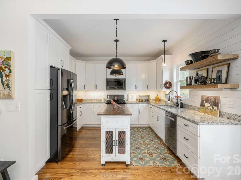 12 Twig Lane, Asheville, NC 28803.  MLS# CAR4415935, YatesRealty ID 46759. 