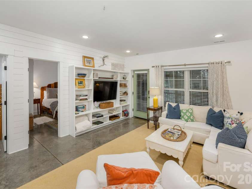 12 Twig Lane, Asheville, NC 28803.  MLS# CAR4415935, YatesRealty ID 46759. 