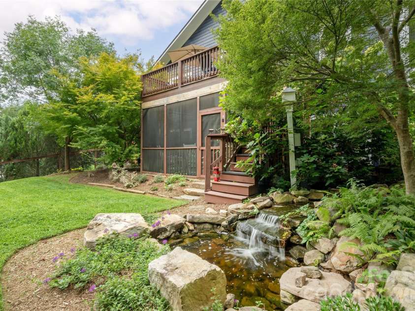 12 Twig Lane, Asheville, NC 28803.  MLS# CAR4415935, YatesRealty ID 46759. 