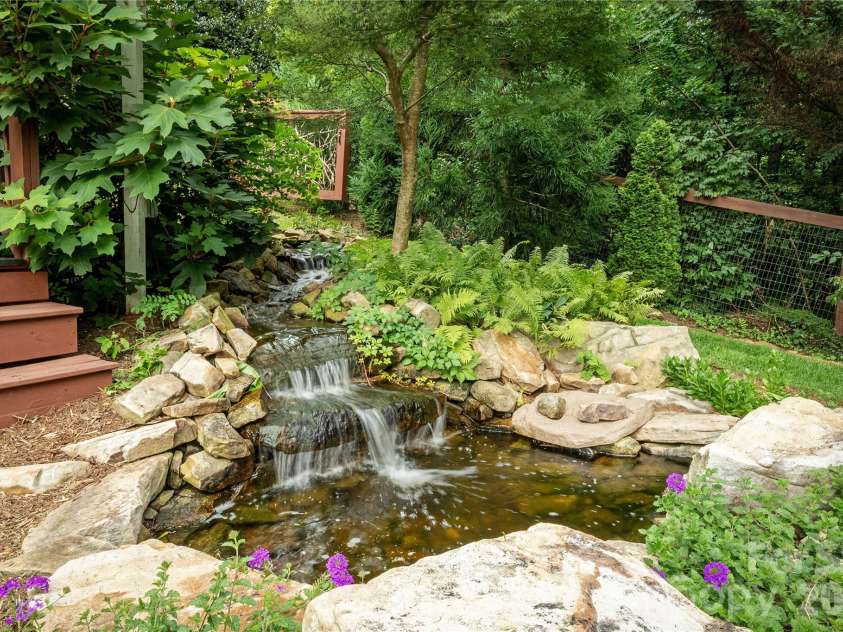12 Twig Lane, Asheville, NC 28803.  MLS# CAR4415935, YatesRealty ID 46759. 