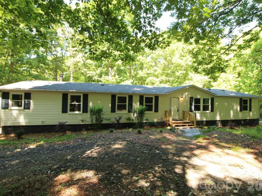 1320 Smith Woods Lane, Hickory Grove, SC 29717.  MLS# CAR4386887, YatesRealty ID 4676. 