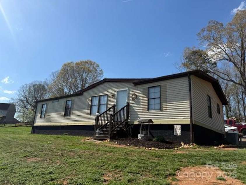 5061 Windy Woods Road, Morganton, NC 28655.  MLS# CAR4243729, YatesRealty ID 4676. 
