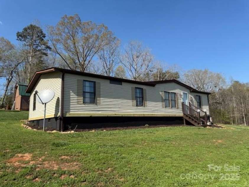 5061 Windy Woods Road, Morganton, NC 28655.  MLS# CAR4243729, YatesRealty ID 4676. 