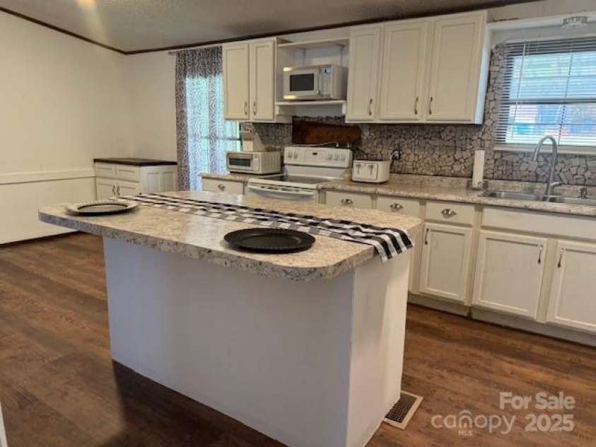 5061 Windy Woods Road, Morganton, NC 28655.  MLS# CAR4243729, YatesRealty ID 4676. 