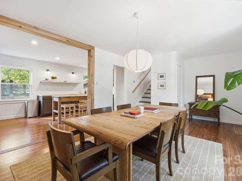 5407 Autumn End Circle, Charlotte, NC 28212.  MLS# CAR4405414, YatesRealty ID 46760. 