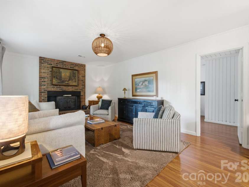 5407 Autumn End Circle, Charlotte, NC 28212.  MLS# CAR4405414, YatesRealty ID 46760. 
