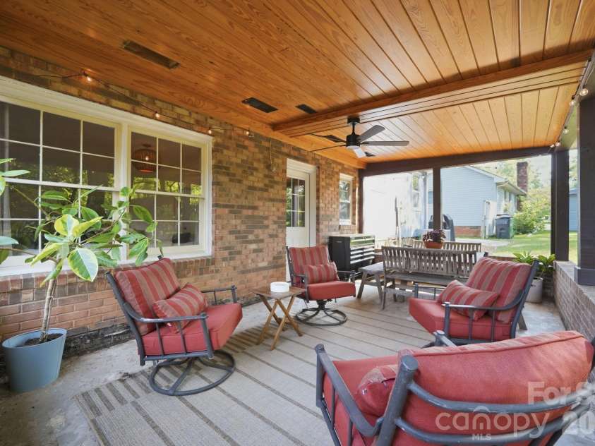 5407 Autumn End Circle, Charlotte, NC 28212.  MLS# CAR4405414, YatesRealty ID 46760. 