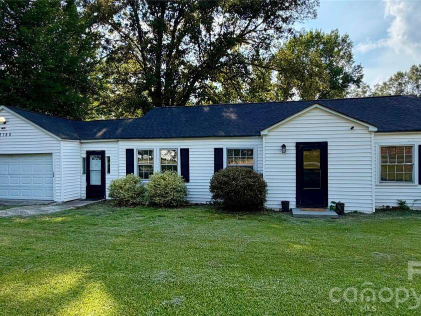 2180 Lynwood Drive, Lancaster, SC 29720.  MLS# CAR4417935, YatesRealty ID 46765. 