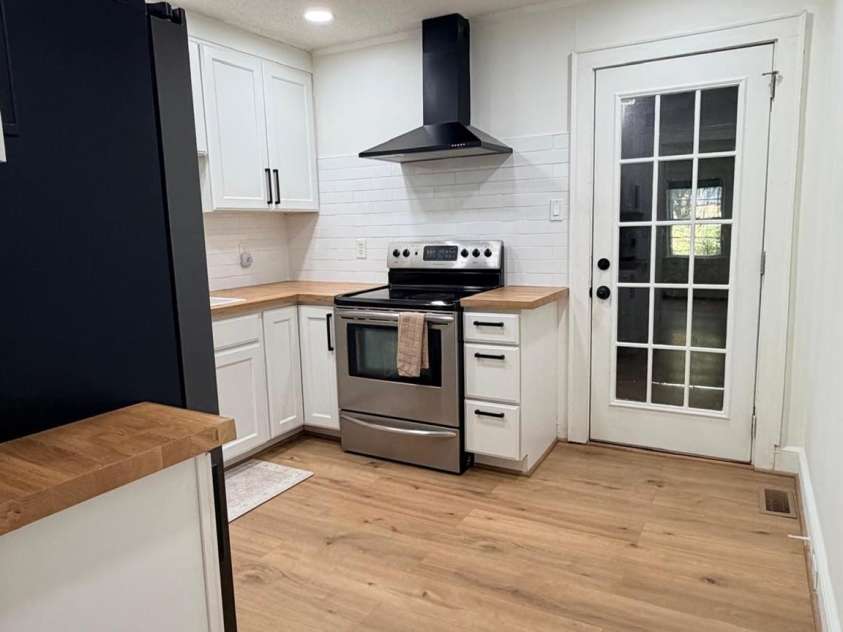 2180 Lynwood Drive, Lancaster, SC 29720.  MLS# CAR4417935, YatesRealty ID 46765. 