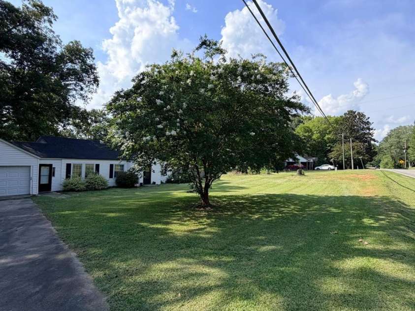 2180 Lynwood Drive, Lancaster, SC 29720.  MLS# CAR4417935, YatesRealty ID 46765. 