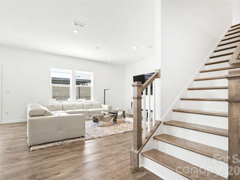 11122 Glasden Road, Charlotte, NC 28278.  MLS# CAR4412875, YatesRealty ID 46766. 