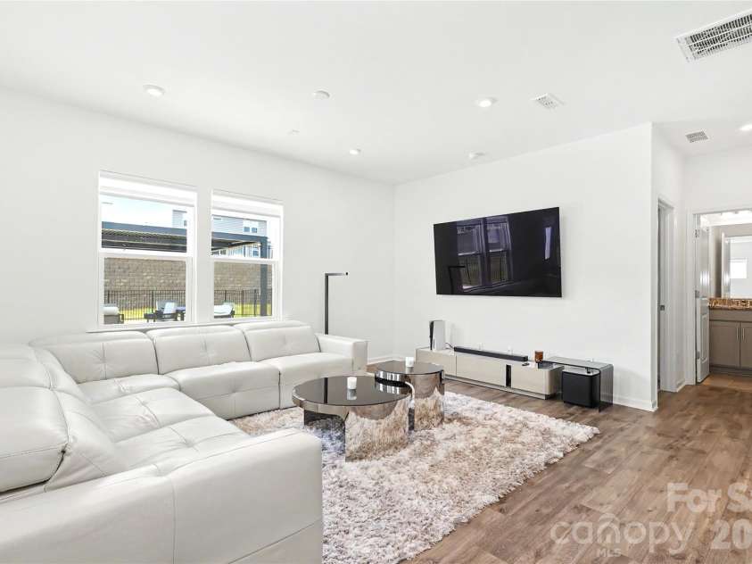 11122 Glasden Road, Charlotte, NC 28278.  MLS# CAR4412875, YatesRealty ID 46766. 