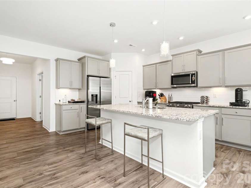 11122 Glasden Road, Charlotte, NC 28278.  MLS# CAR4412875, YatesRealty ID 46766. 