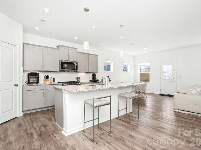 11122 Glasden Road, Charlotte, NC 28278.  MLS# CAR4412875, YatesRealty ID 46766. 