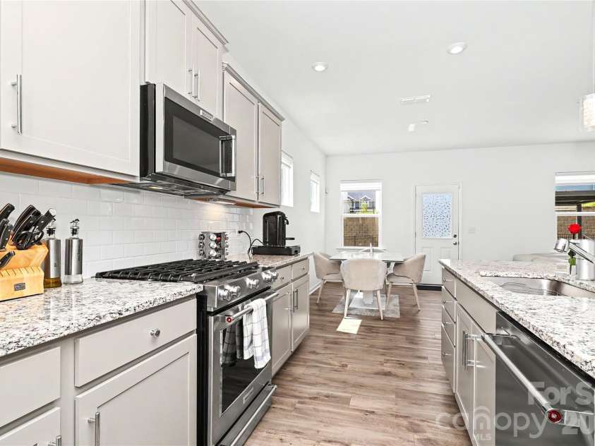 11122 Glasden Road, Charlotte, NC 28278.  MLS# CAR4412875, YatesRealty ID 46766. 
