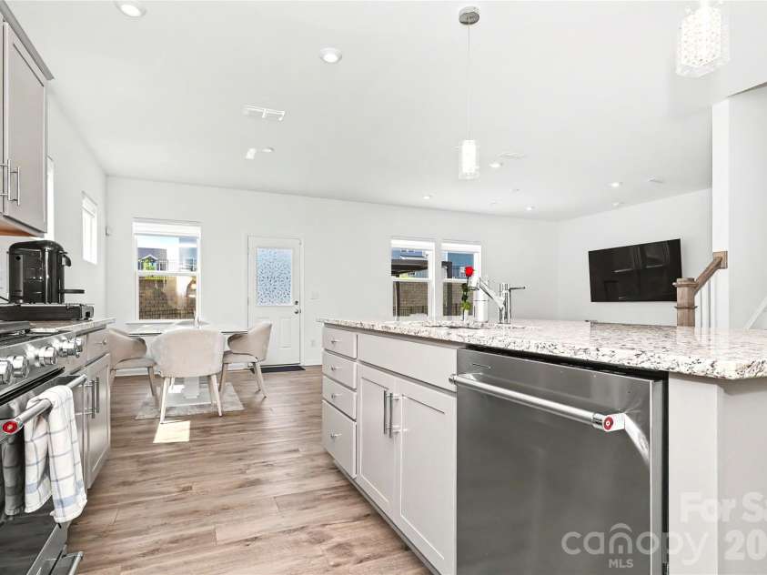 11122 Glasden Road, Charlotte, NC 28278.  MLS# CAR4412875, YatesRealty ID 46766. 