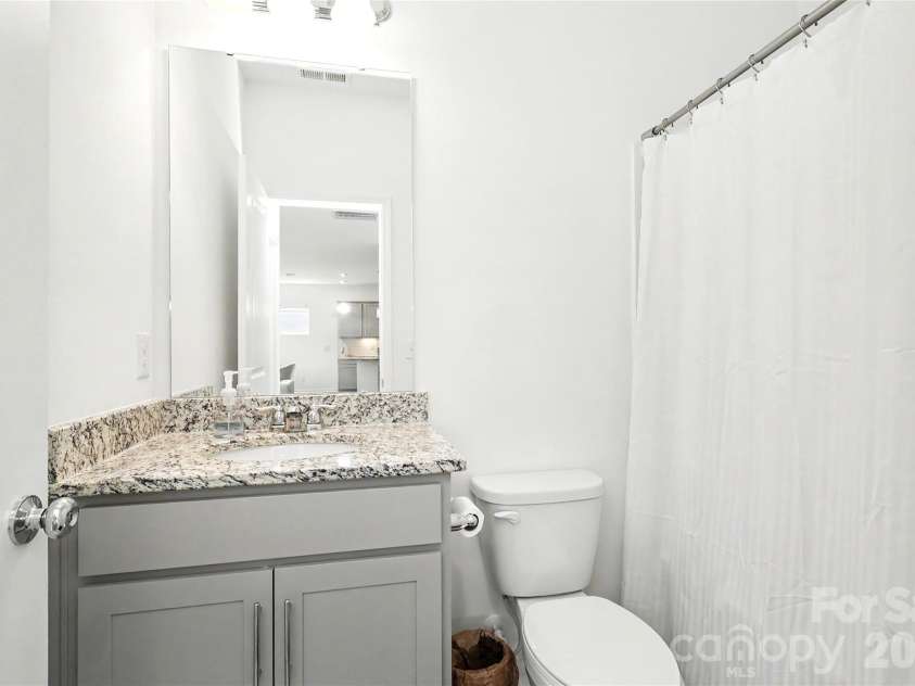 11122 Glasden Road, Charlotte, NC 28278.  MLS# CAR4412875, YatesRealty ID 46766. 