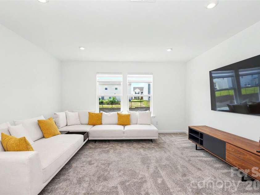 11122 Glasden Road, Charlotte, NC 28278.  MLS# CAR4412875, YatesRealty ID 46766. 