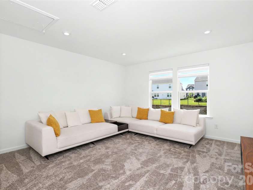 11122 Glasden Road, Charlotte, NC 28278.  MLS# CAR4412875, YatesRealty ID 46766. 