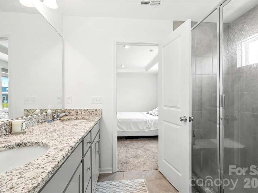 11122 Glasden Road, Charlotte, NC 28278.  MLS# CAR4412875, YatesRealty ID 46766. 